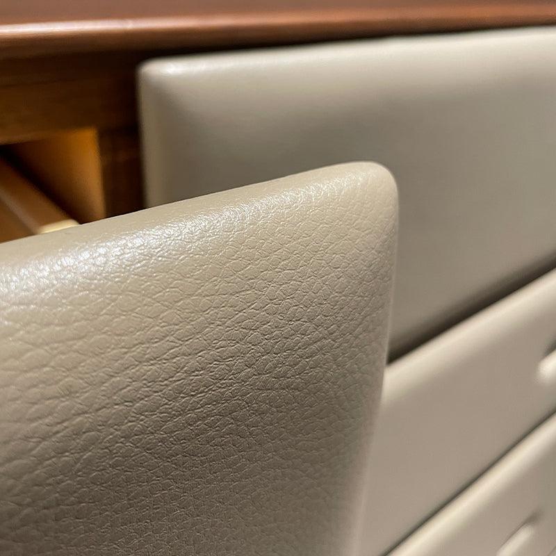 Nayara Cabinet