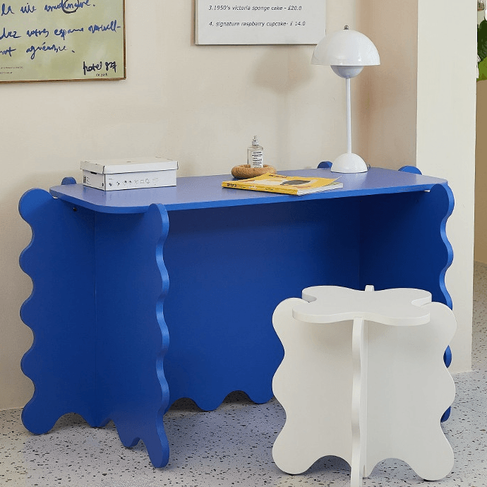 Amando Petal Desk