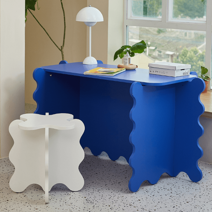 Amando Petal Desk