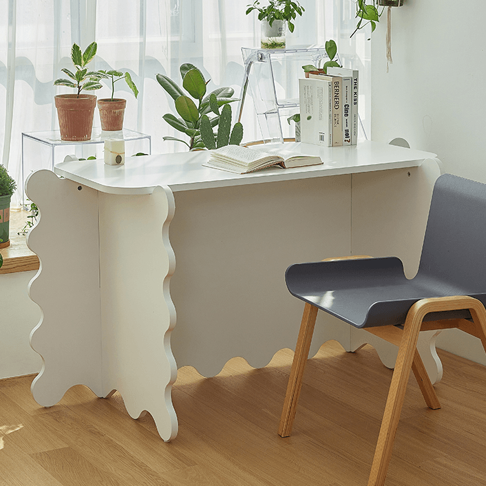 Amando Petal Desk