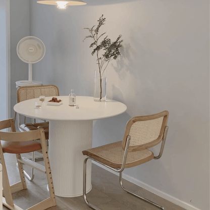 Bernardino Vintage Round Table